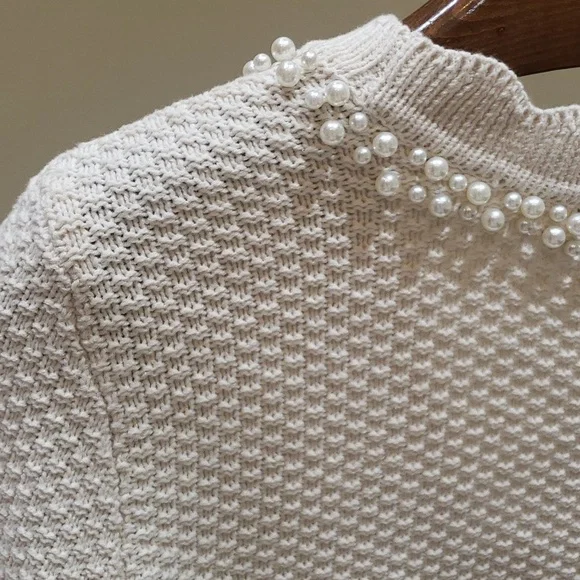 Nwt House of Harlow ecru with pearls sweater - Picture 8 of 9